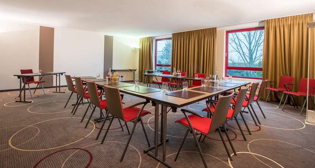 Elaya Hotel Frankfurt Oberursel Felszereltség fotó